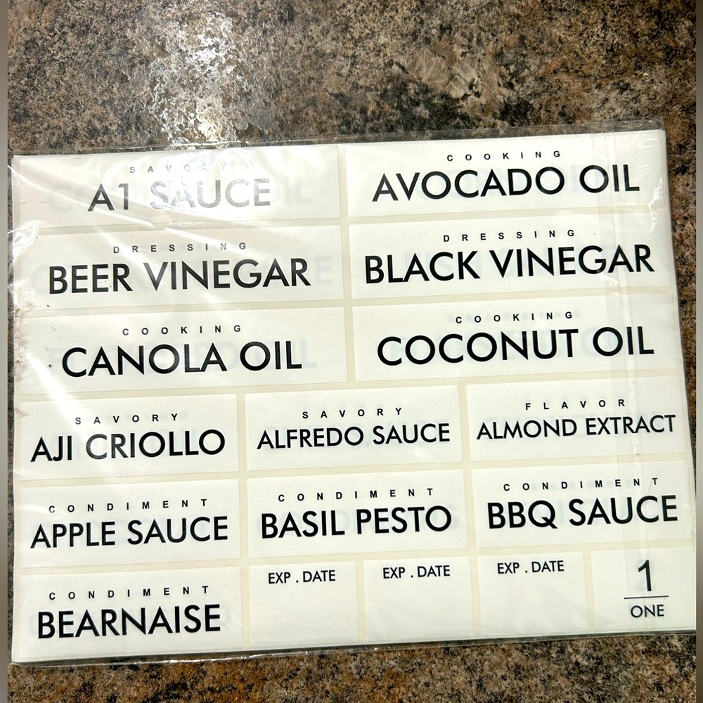 Minimalist condiments label